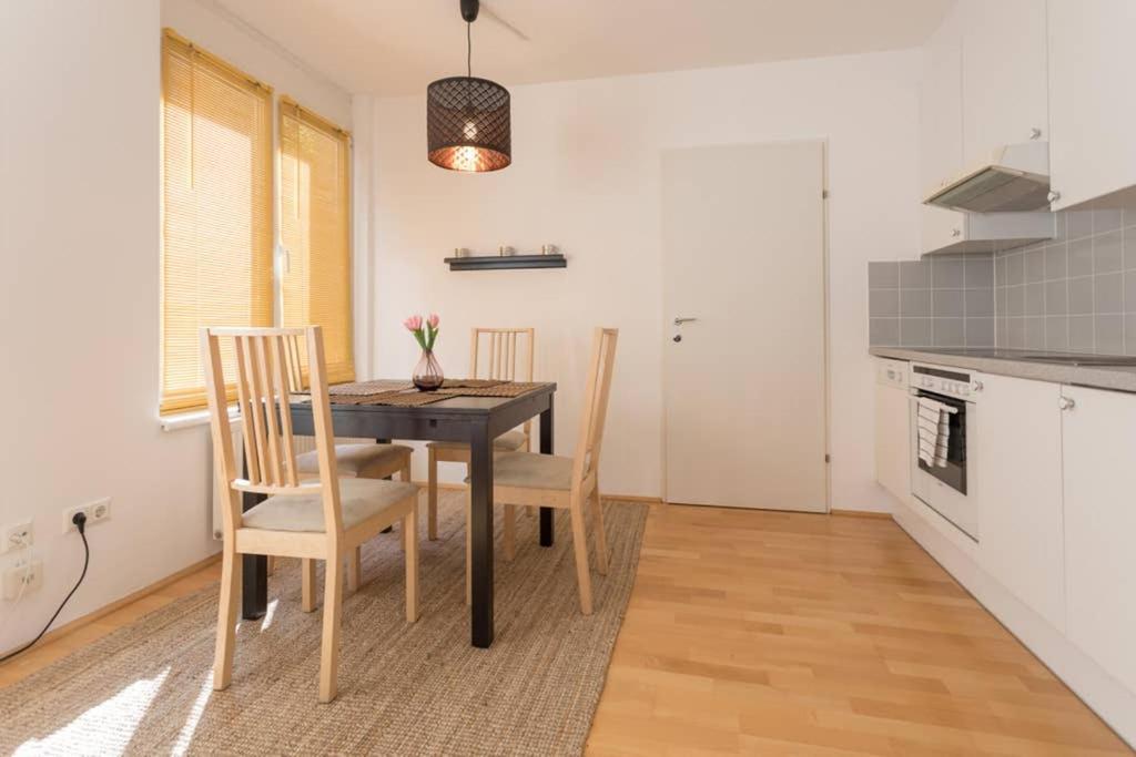 Bright Apartment In Hip & High Quality Neighborhood Вена Экстерьер фото