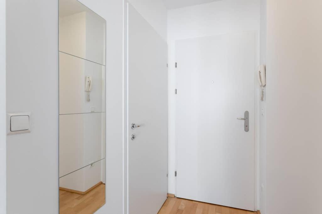 Bright Apartment In Hip & High Quality Neighborhood Вена Экстерьер фото