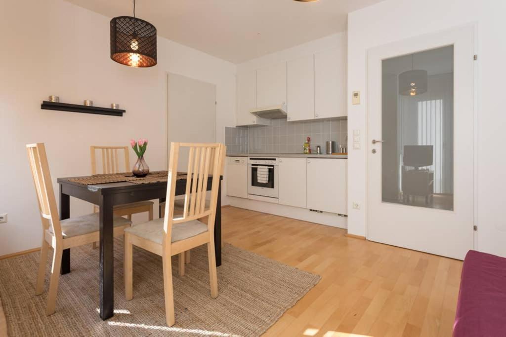 Bright Apartment In Hip & High Quality Neighborhood Вена Экстерьер фото